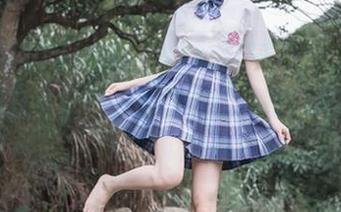 听说“17吃瓜网”app上今天又有什么八卦，感觉我已经被拉入了无尽的吃瓜漩涡