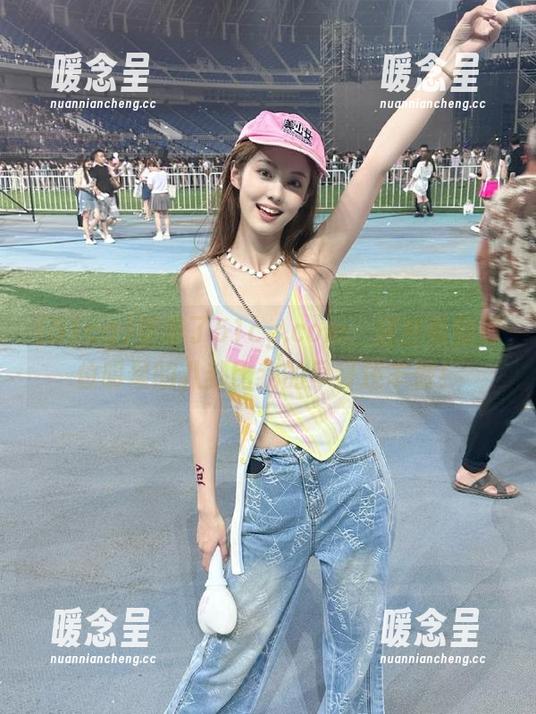 51cg 登录了51cg.com,居然看到那位明星的八卦比我的早餐还丰盛!