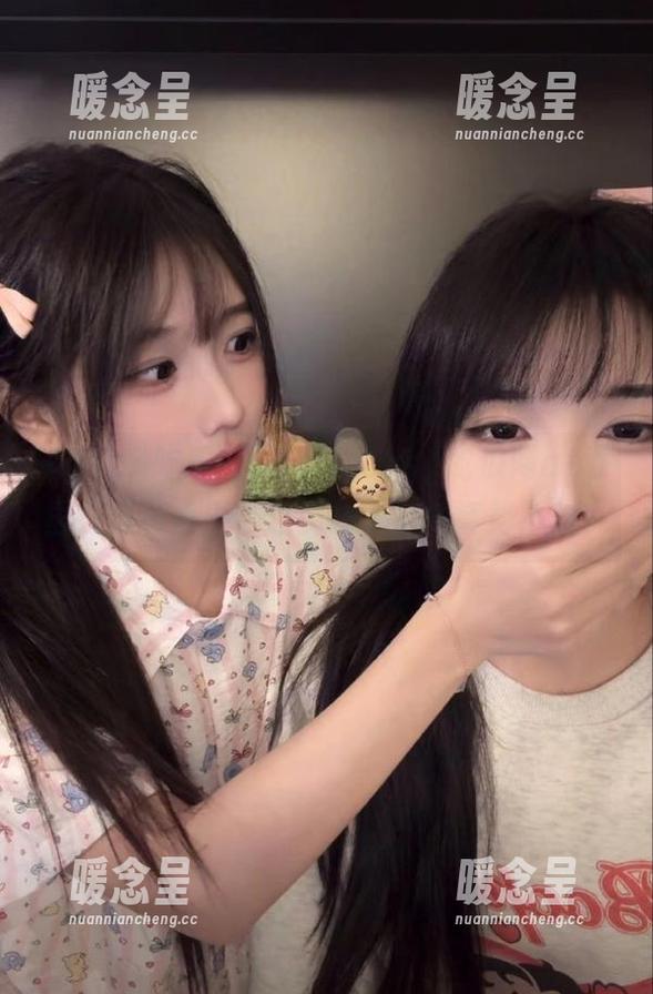 51cg吃瓜网 奇怪!51cg吃瓜网app里的瓜有点歪,还是我看瓜的姿势不对?