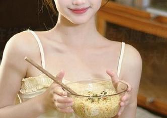首页的热点不断变脸，51在线吃瓜帮我跟上了这场“现实大片”的节奏。