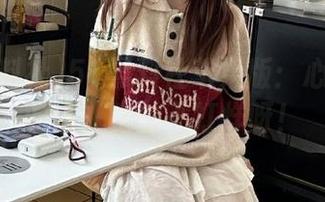51黑料社苹果版：心中永远的瓜，吃的不打烊呀！