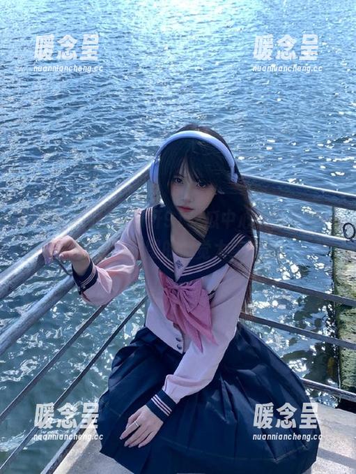 91吃瓜中心 打开91吃瓜中心,登录吧,被瓜滋味包围的感觉太美妙了!