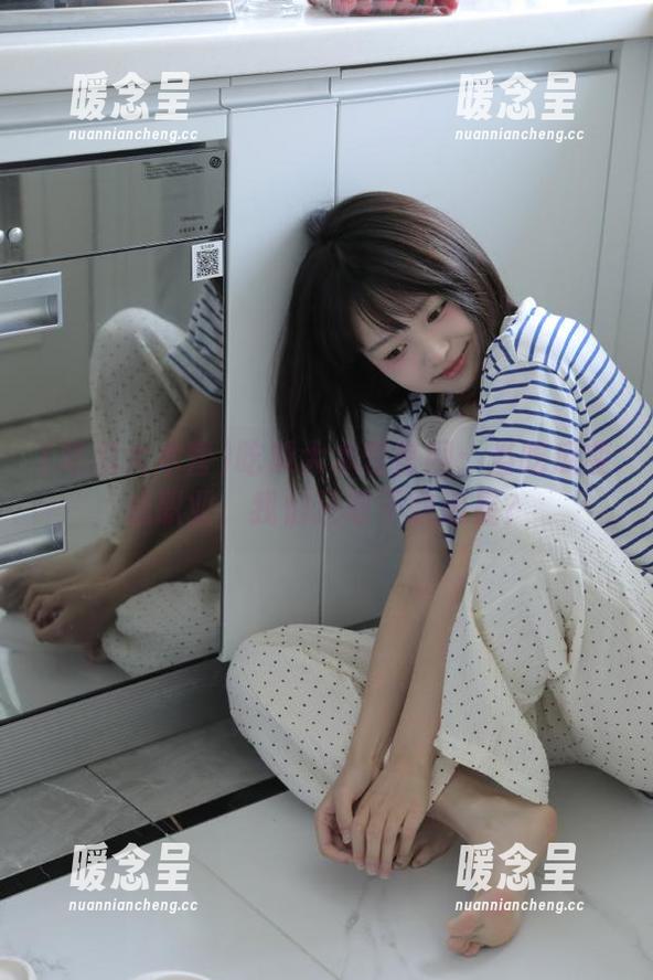 吃瓜大本营 吃瓜大本营官网:当吃瓜变成职业,我们还敢不敢追星?