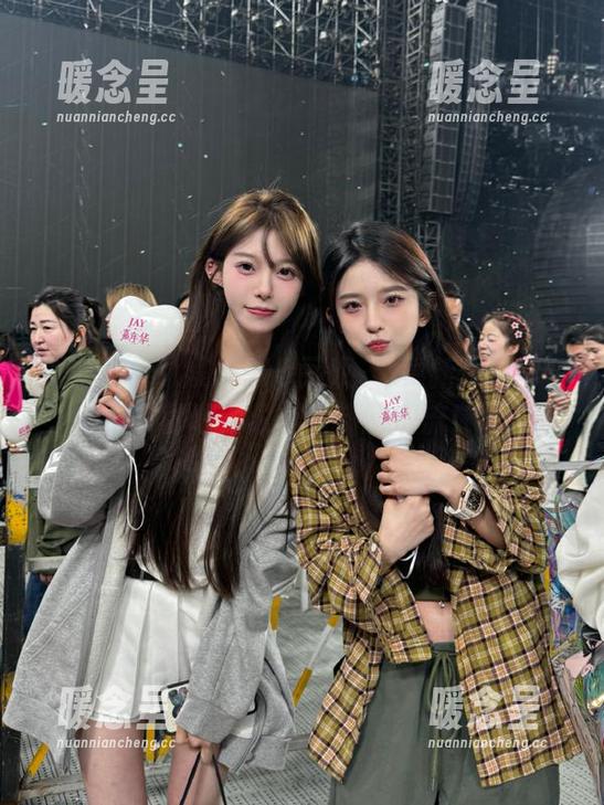 娱乐718又双叒叕更新爆料了！下载吧，跟上八卦的潮流！