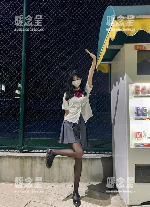 我要吃瓜网 听说“我要吃瓜网”的网址最近被疯狂访问,难道我没偷偷研究一下就OUT了?