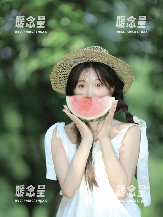 黑料网 黑料网发布:看完这视频,我的瓜竟然掉了!